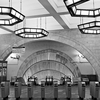 Illustration for article titled Russian Underground Stations Look Even More Stunning In Black and White